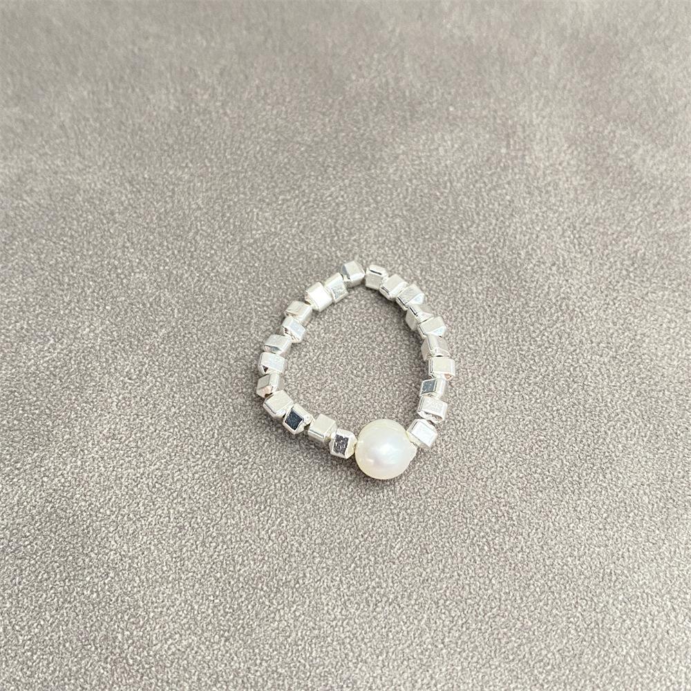 

Регулируемое кольцо из мятого серебра с жемчугом для женщин – Минималистичное модное заявление One Size