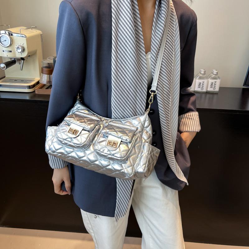 Rhombus Chain Bag Women's 2025 New Spring and Summer Niche Design Shoulder Messenger Bag Locomotive Bag Casual Armpit Bag