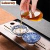 1 Stück chinesische Teetasse aus blauem und weißem Porzellan, exquisite handbemalte Teeschale mit Vogelmotiv, Bambushut, Meister-Meditationstasse, Teeservice, 55 ml