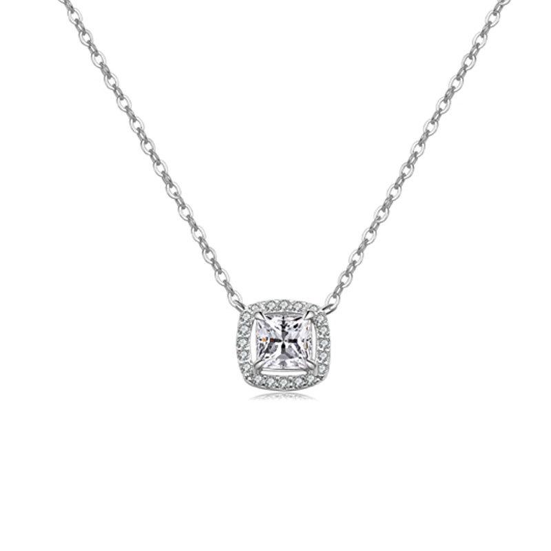 Luxury Zircon Heart Pendant Necklace For Women Fashion Versatile Clavicle Chain Elegant Jewelry Gift