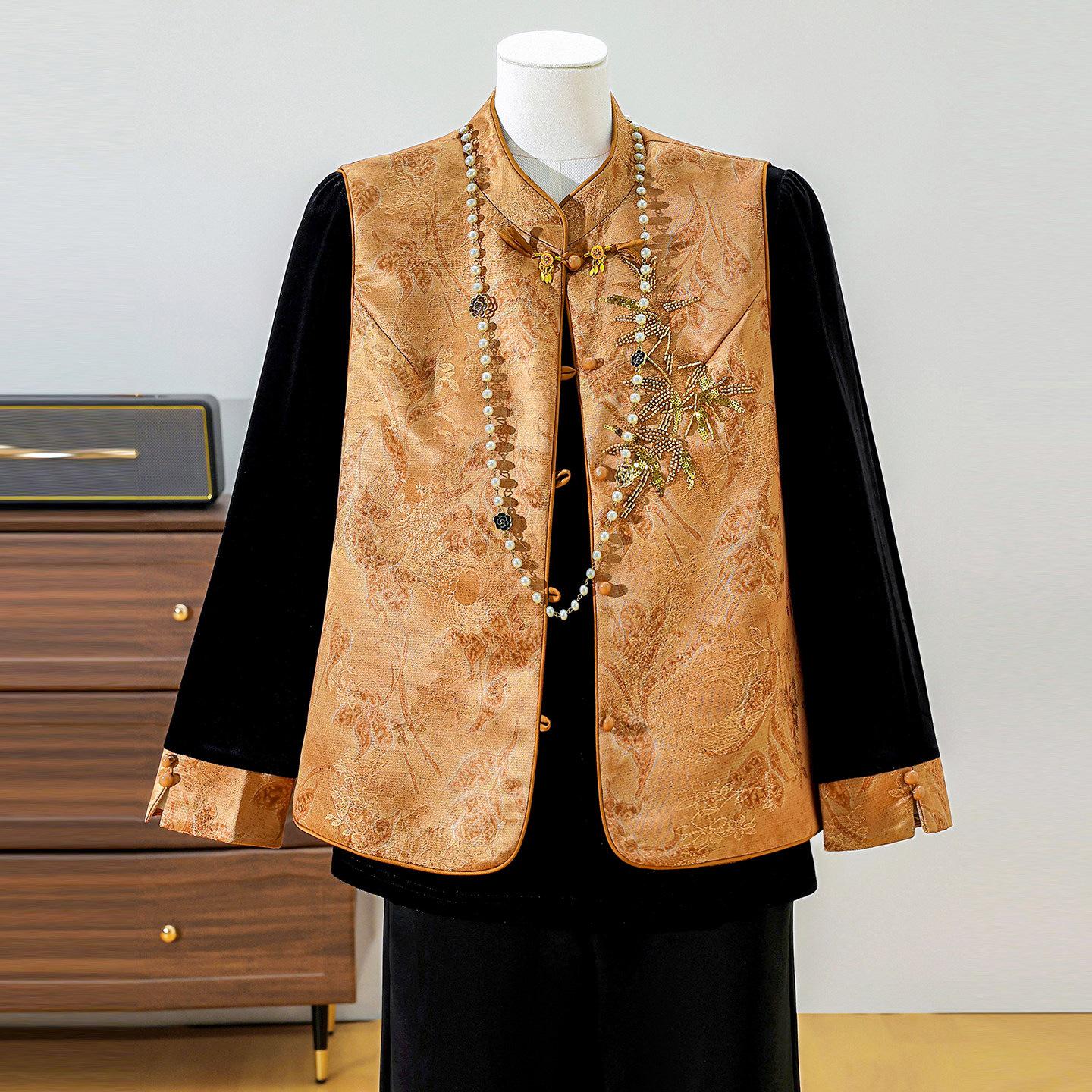 

Stylish Frog Button Vest Suit: Elegant Spring Outfit with Chinese Embroidery for Middle-Aged and Elderly Women 5XL (150-165 lbs)