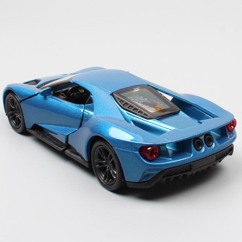 Model auta Ford GT v měřítku 1/36, stahovací autíčko s otevřenými dveřmi pro děti Batole Kluci Dívčí Dárková kolekce