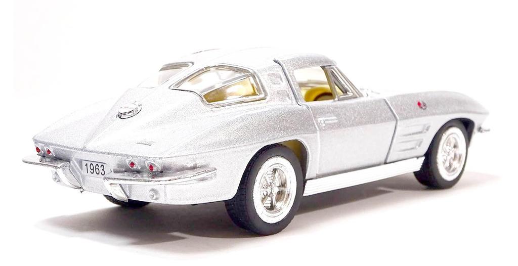 Chevrolet Corvette Stingray Silver Metallic scale diecast model car (1963) 1/36