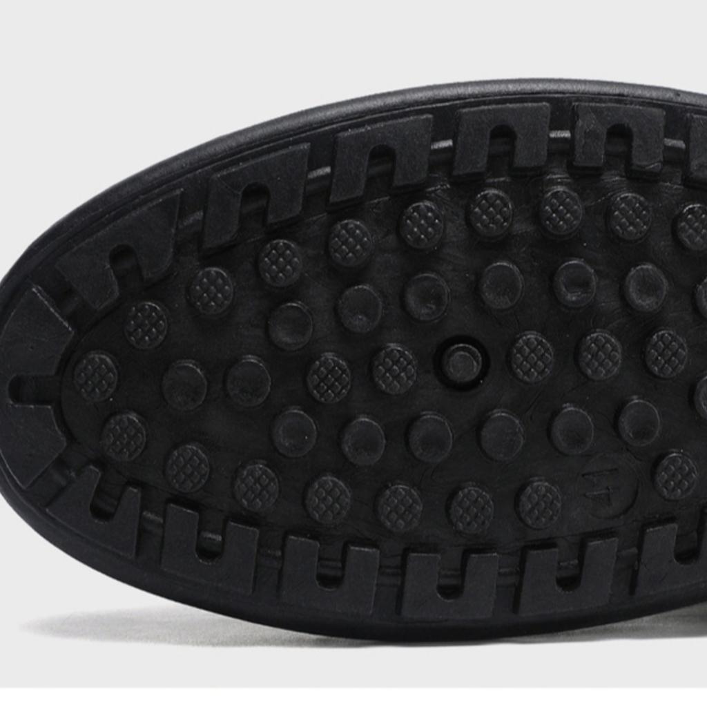 Men's Lightweight Mesh Slip-On Casual Shoes with Breathable Design