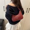 Sac axillaire petit sac femme printemps et été nouvelle mode polyvalent sac bandoulière messenger design de niche sac croissant