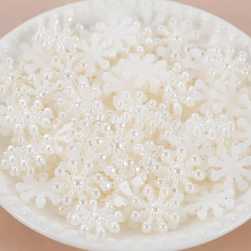 

Handmade 100 pieces of beige pearl snowflakes for wedding, Christmas, and holiday flat decorations