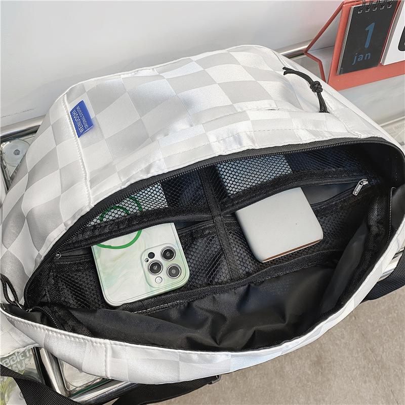 Schoolbag Korean Version Sports Breast Bag 1011 New Men's Fashion Trend Student Shoulder Bag Personalized Casual Messenger Bag