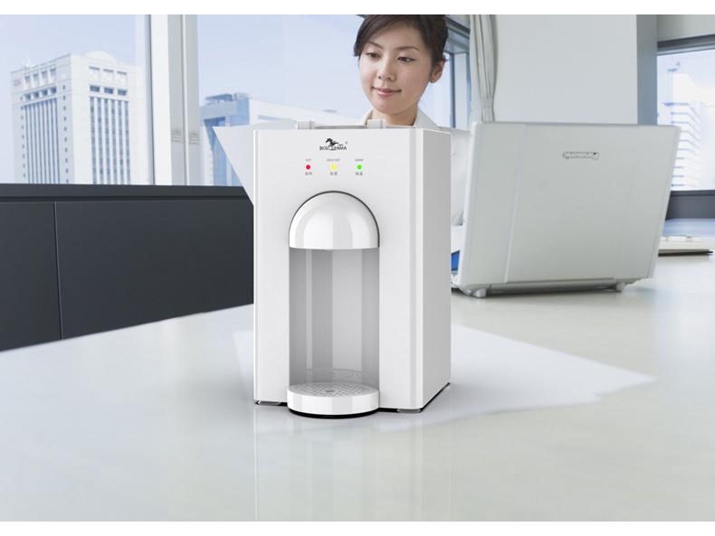 Ningbo Mini Desktop Water Machine: Hot & Cold Water Dispenser with Small Refrigerator