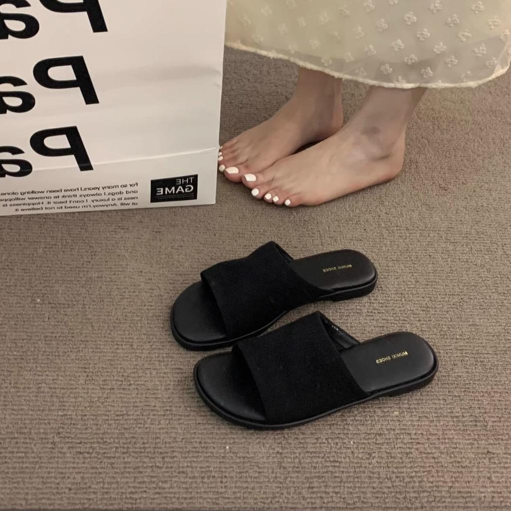 Flat-bottomed woven retro niche one-word slippers women's shoes 2025 new summer outer wear beach vacation sandals