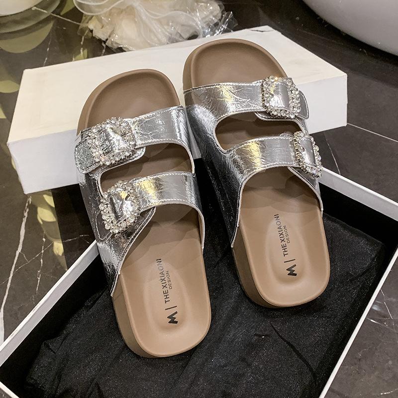 

Тапочки Birkencool для женской летней носки 2025 новые модели с юбками, ощущение высокого класса, супер огненный французский стиль, красивая толстая подошва, на одном слове 40 серебряный