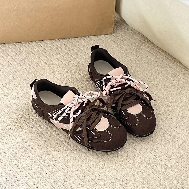 This year, it is popular to wear retro inner height-increasing moral training shoes for women's autumn new versatile platform casual sports Forrest G