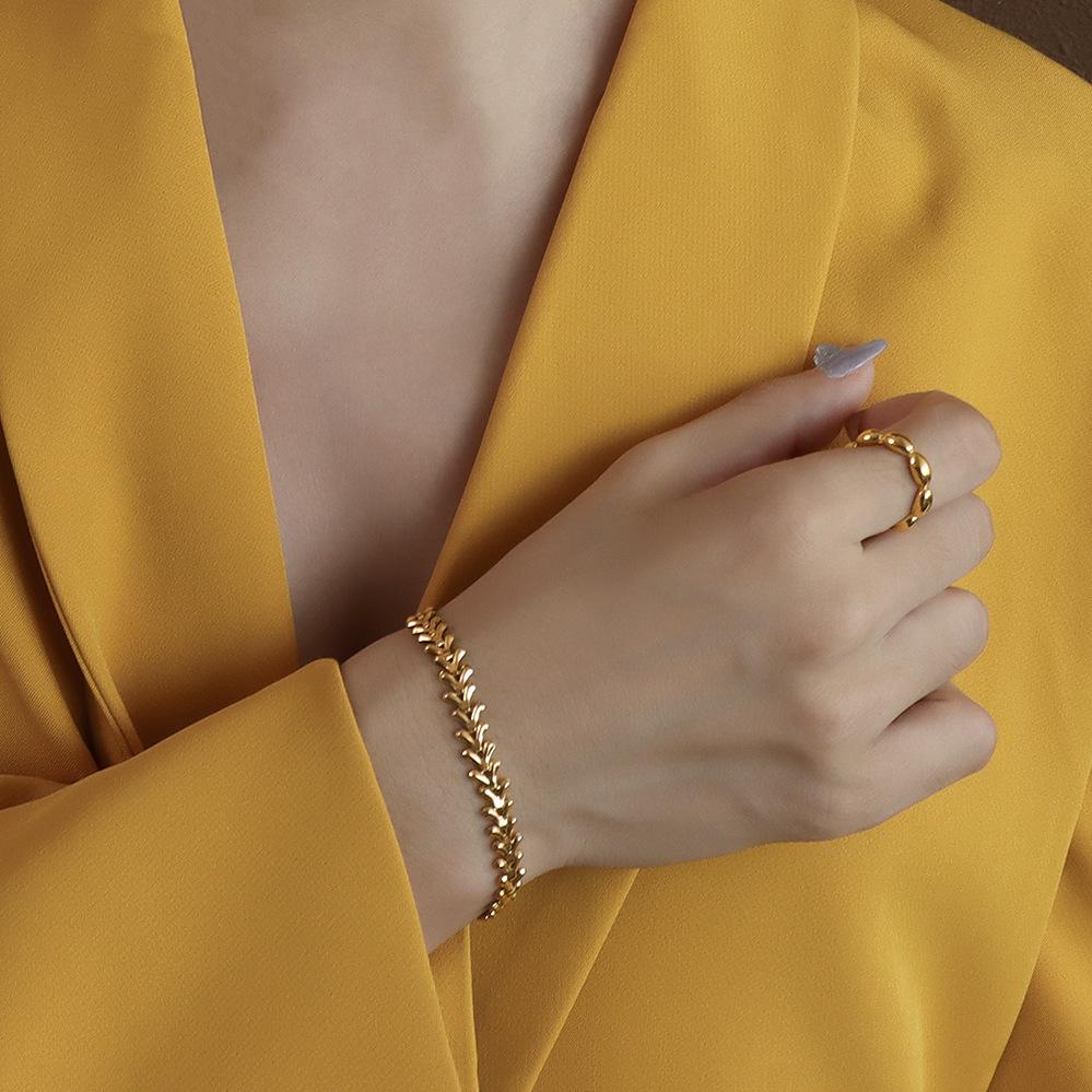 European Style 18K Gold Leaf Necklace & Bracelet Set in Titanium Steel