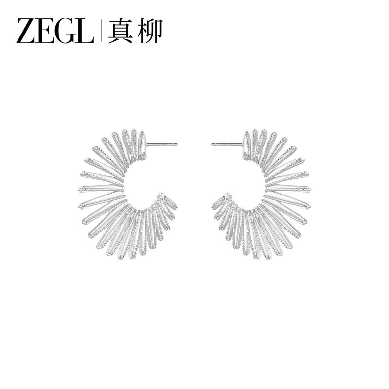 

Real Willow Heart Vacation Earrings for Women, Exaggerated Ear Clips, Unique and Distinctive Stud Earrings, High-End Large Earrings, New Popular Style Irregular Geometric Earrings