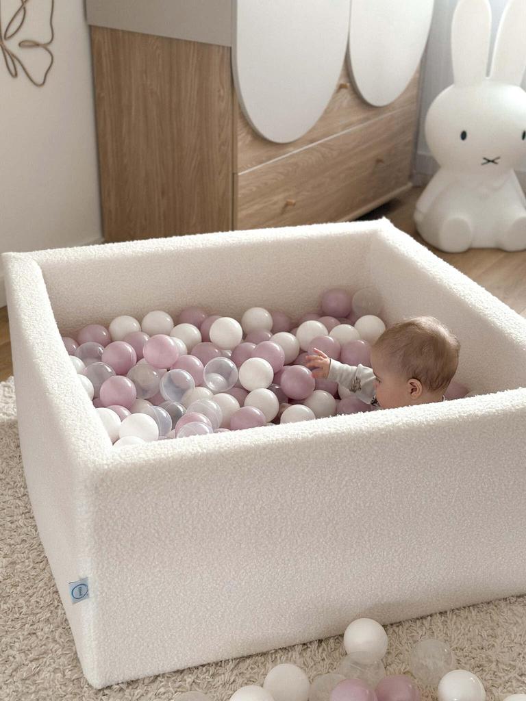 Foam playground with pool 90x30 Boucle White 200 balls: white, light mint, light pink, beige