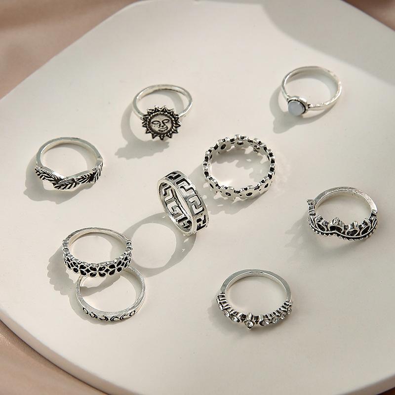 Wind Personality Female Retro Smiley Face Flower Leaf Crown 9-Piece Ring Set