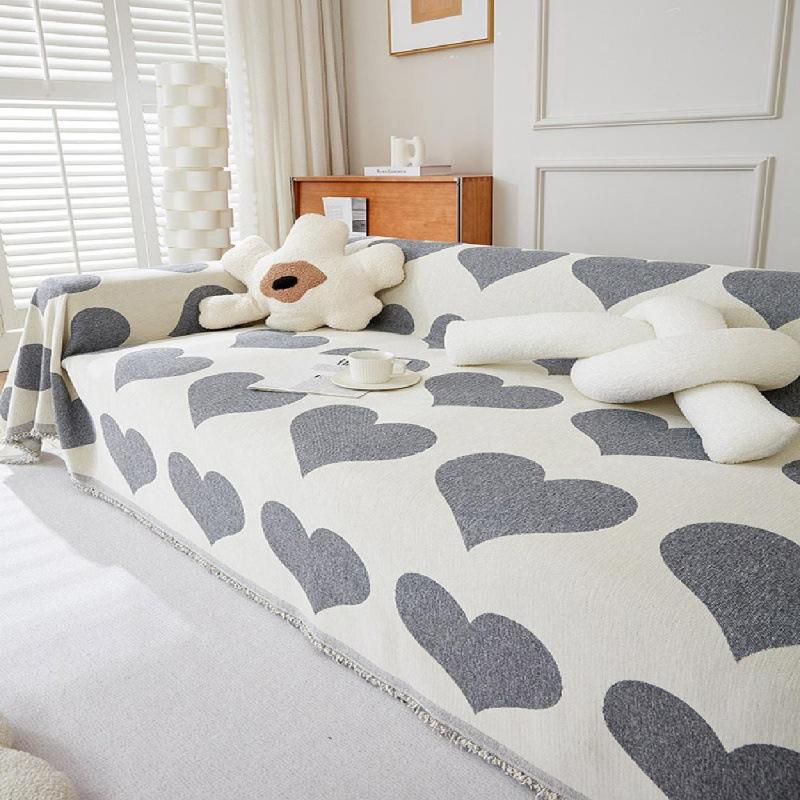 Cute Heart Shape Sofa Cover Chenille Sofa Towel Blanket Couch Cover Tassel Non-Slip Decorative Dust Cover Furniture Protector