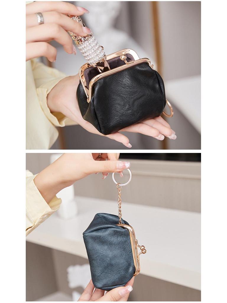 Retro Japanese Mini Clasp Coin Purse - Creative & Portable Coin Storage.