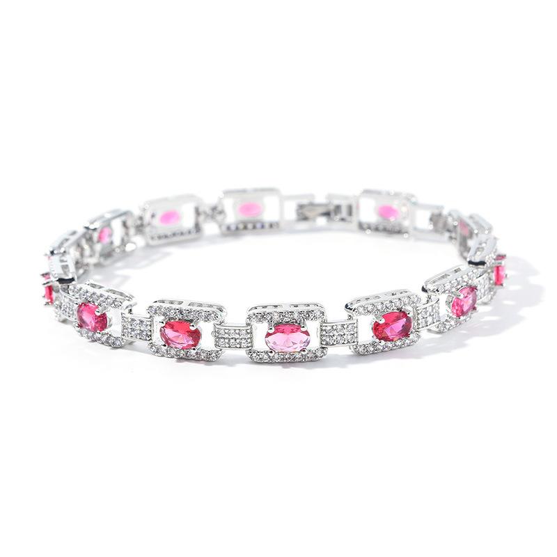 European and American Jewelry High Sense Zircon Bracelet Female Minority Design Light Luxury Full Rhinestone Personalized Bracelet Trend.