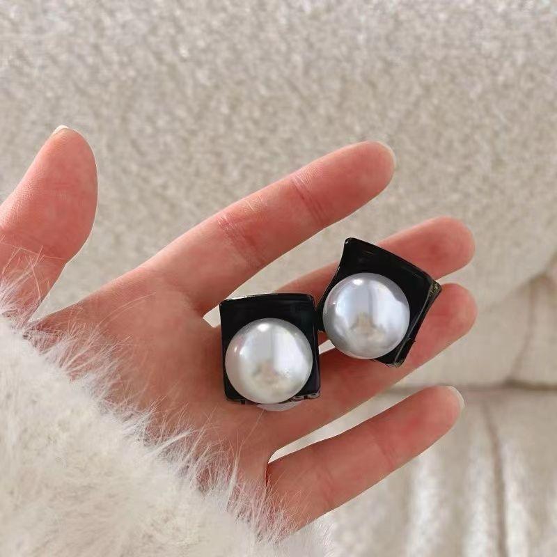 Black Pearl Grab Clip Women S New Grab Clip Eight-Character Bangs Small Shark Clip Princess Head Bangs Clip Headdress *3pcs