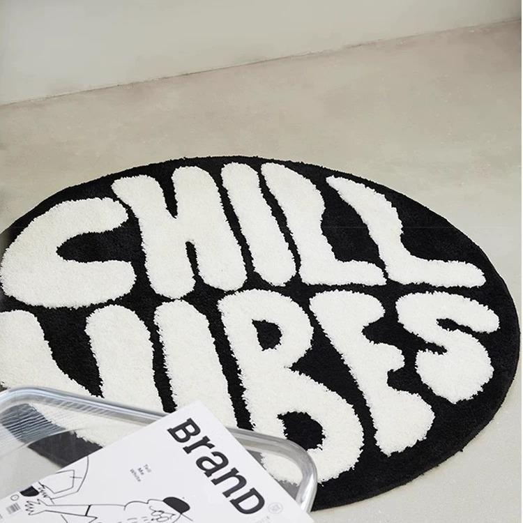 Einfacher runder getufteter Schlafzimmerteppich Weiche flauschige Buchstabenmatte Nachttischteppich Boden Anti-Rutsch-Matte Ästhetische Heimsofa-Raumdekoration