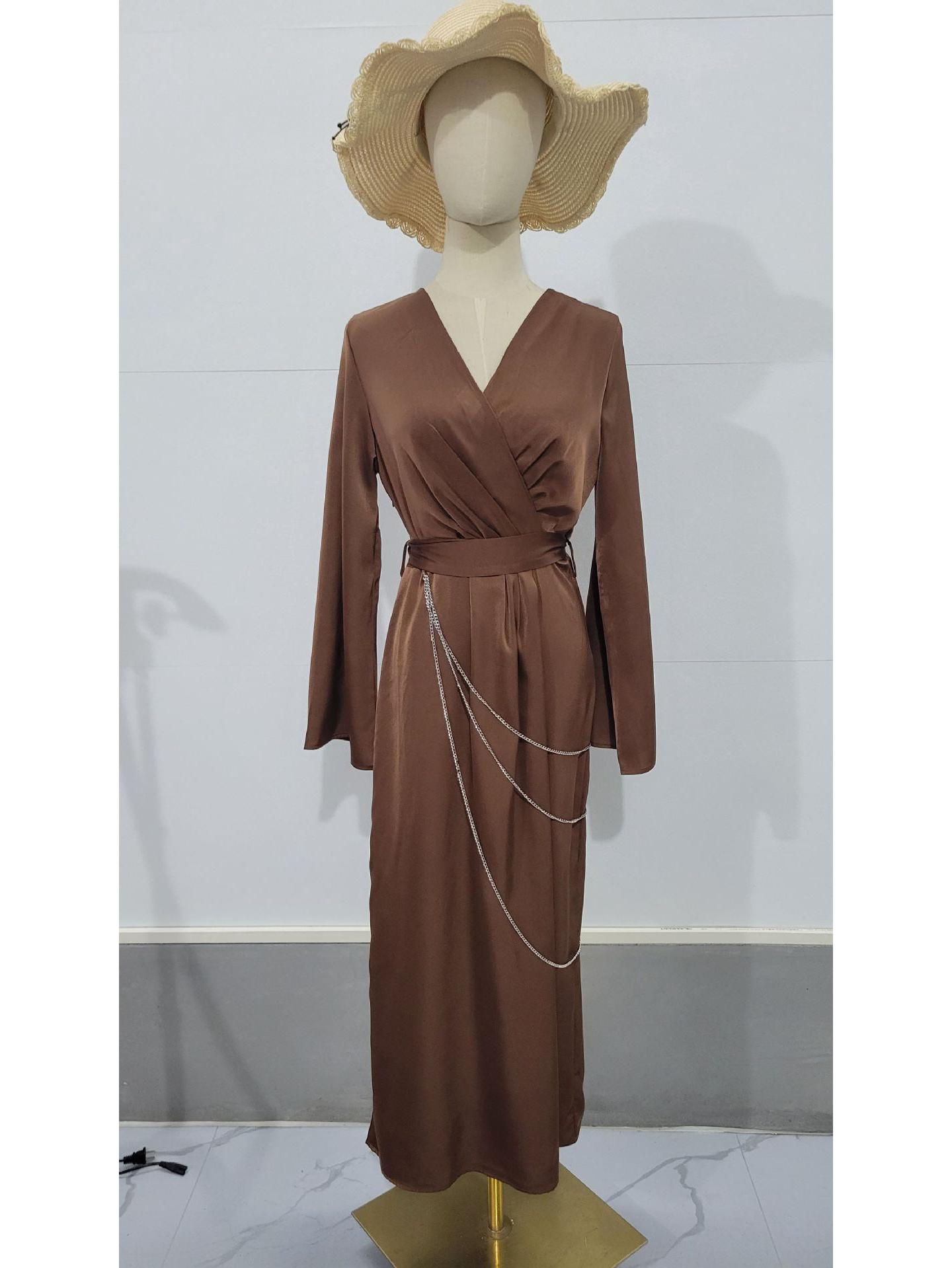 

Весеннее женское однотонное атласное длинное платье 2025 года с цепочкой на талии L коричневый