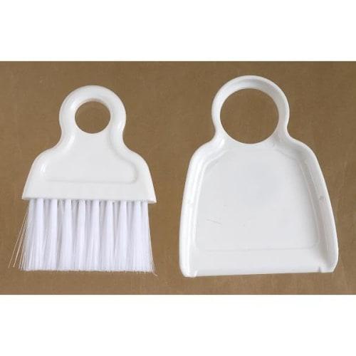 Color cannot be specified. Easy and quick cleaning mini broom and dustpan set with a magnet that sticks to the wall. 0051