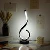 1PC Kompaktní moderní kování USB Tříbarevná stmívací stolní dekorativní lampa