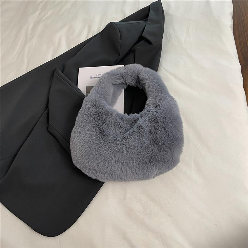 Korean Ins Trendy Fashion Plush Dumpling Bag 2025 Autumn New Foreign Style Plush Bag Large Capacity Shoulder Bag