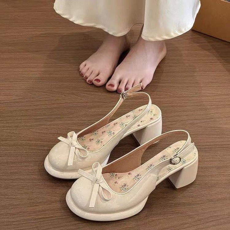 

Французские сандалии с сумкой на голове женские 2025 новая летняя красивая не устают ноги толстый каблук бант с юбкой высокие каблуки 40