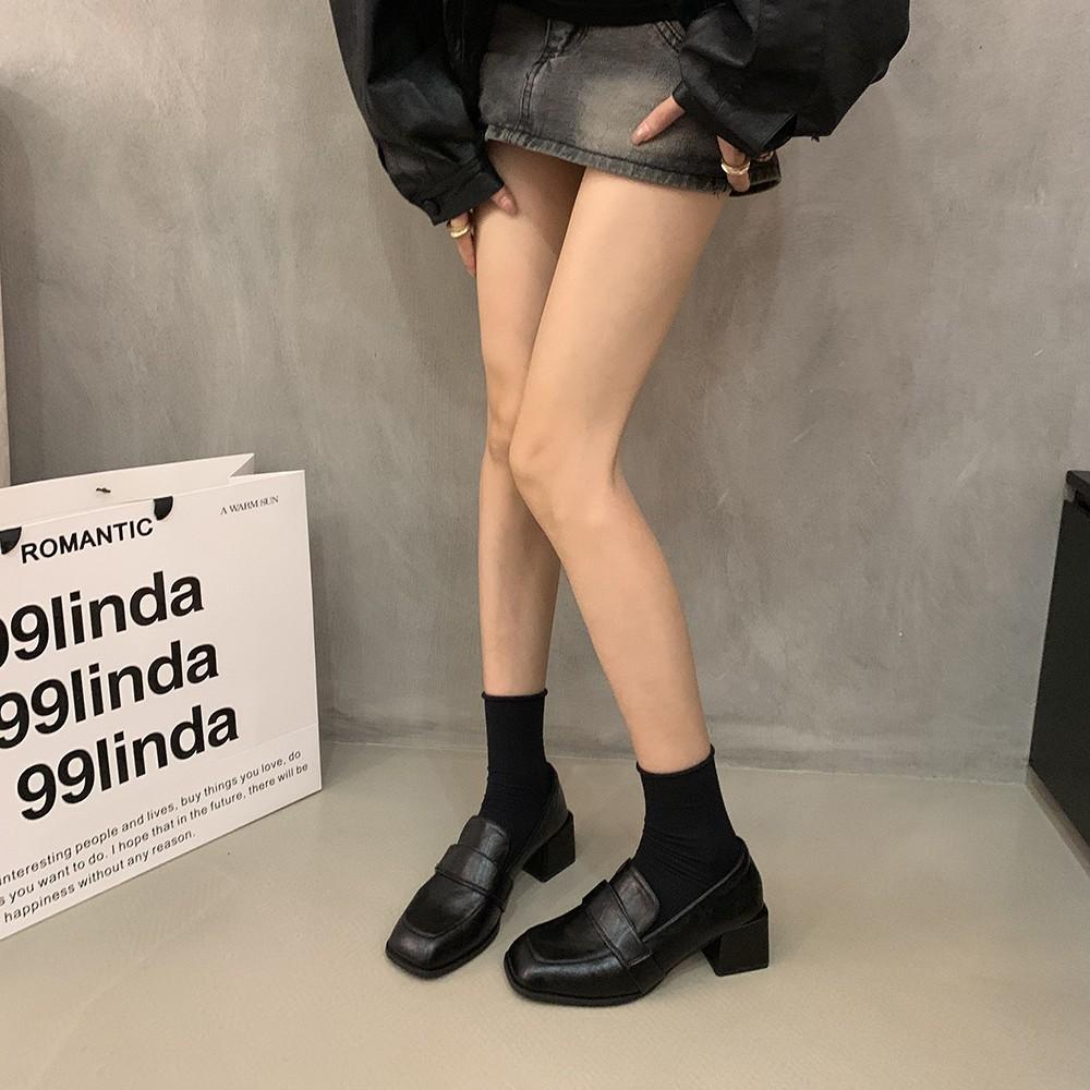 Britu retro vienas kurpes mazas ādas kurpes biezs papēdis kvadrātveida purngals mokasīni rudens un ziemas jaunas viena pedāļa sieviešu kurpes melnas kurpes