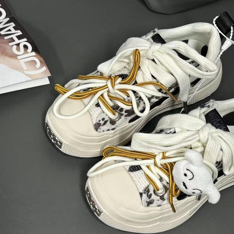 Plum blossom canvas shoes thick soles increase height and breathability niche Xiaobai casual shoes tide