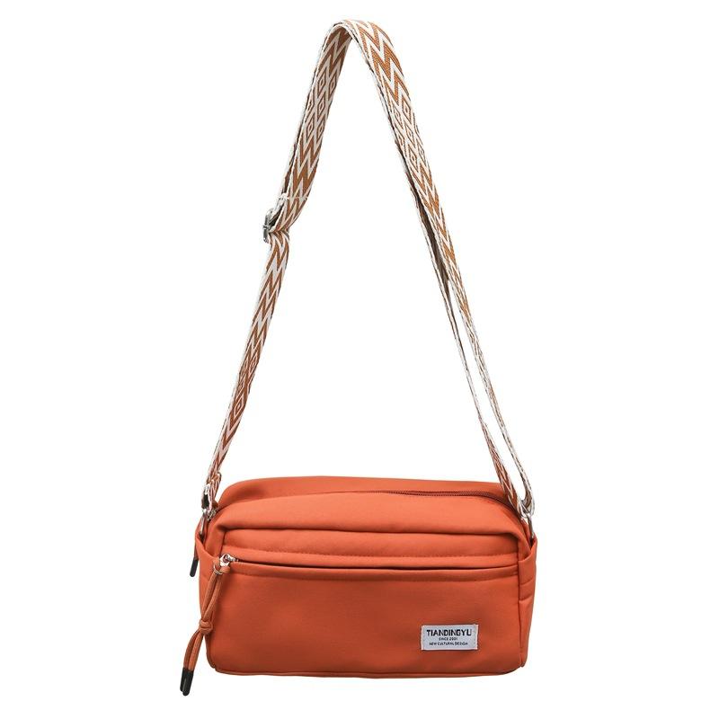 This year's popular high-value women's bags 2025 new trendy messenger bags women's leisure sports shoulder bags versatile small square bags