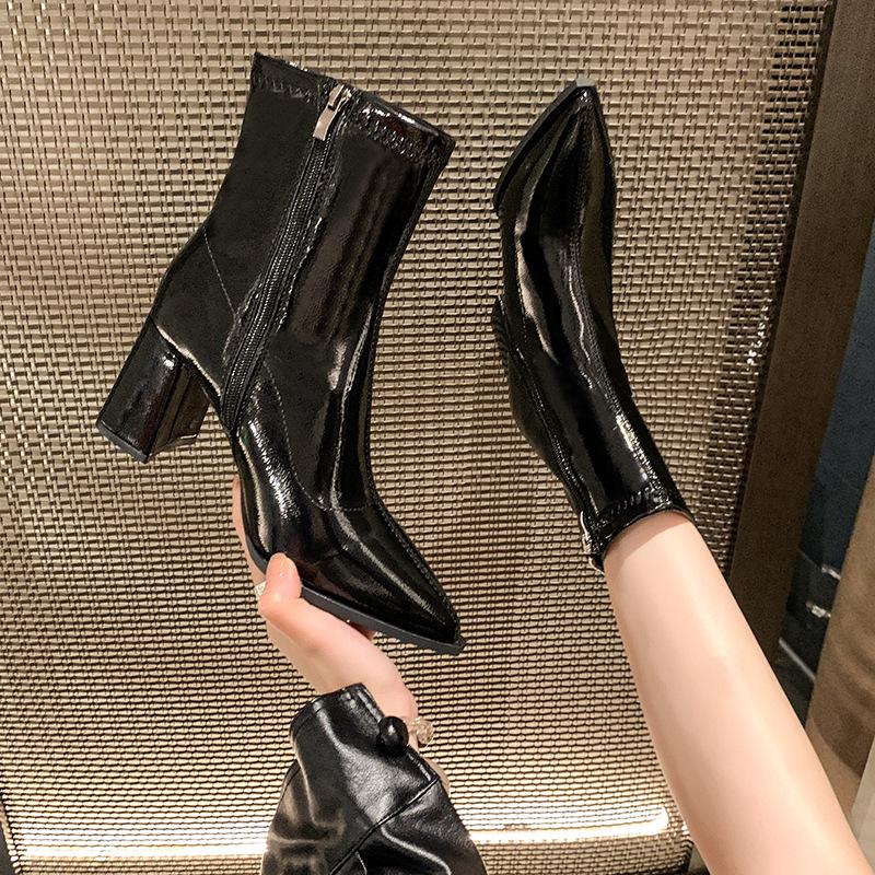 Ghete de damă cu toc înalt în stil franțuzesc - Colecția Toamnă/Iarnă 2024, Ghete Martin elegante de exterior cu toc gros