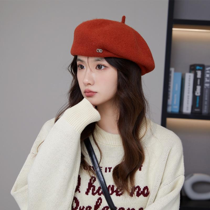 Y2K FashionBeret für Damen, bonbonfarbene Künstlermütze mit Lederabzeichen und Satinfutter, Handwäsche/Trockenreinigung, vielseitig für Herbst und Winter