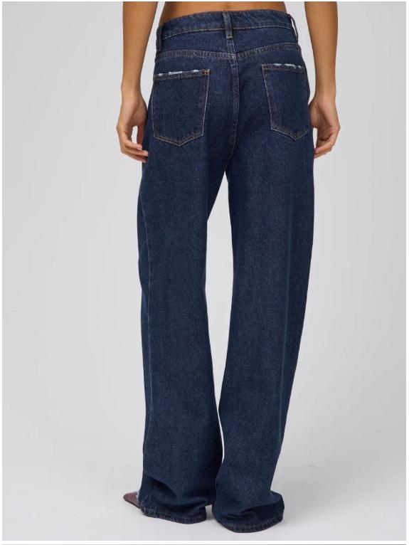 Jeans Dritti da Donna 2025 - Nuovo Design alla Moda