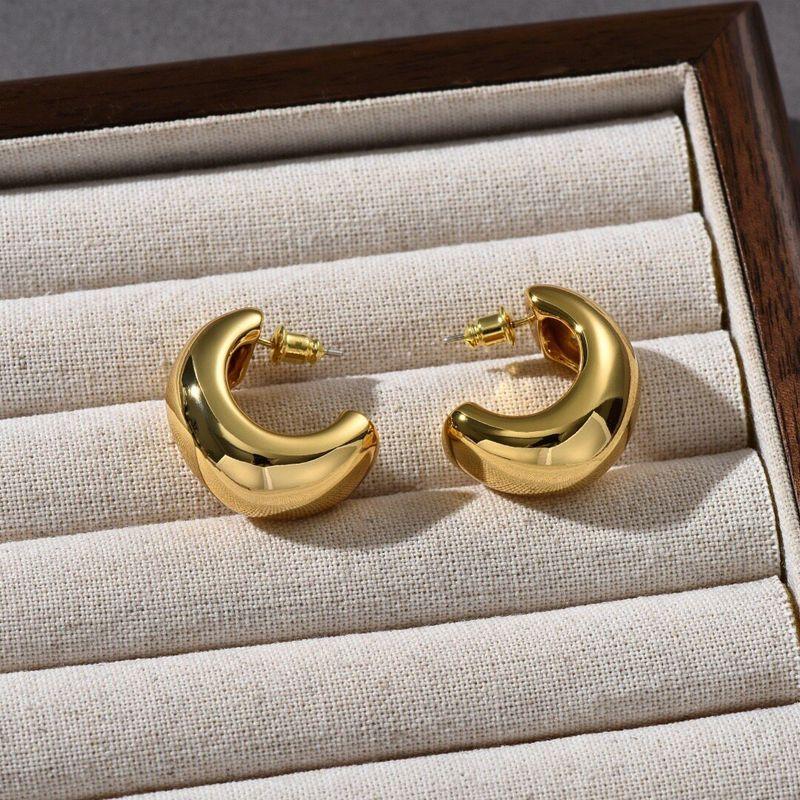 

Style Fashion Style C- Type Wide Face Stud Earrings 925 Silver Needle Accessible Luxury Special Interest Earrings Work Clothing Versatile Earrings Gold