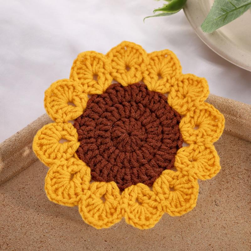 Creative Crochet Round Coasters Handmade Reusable Insulation Pads INS Style Hand-knitted Sunflower Cup Pad Desktop Decoration