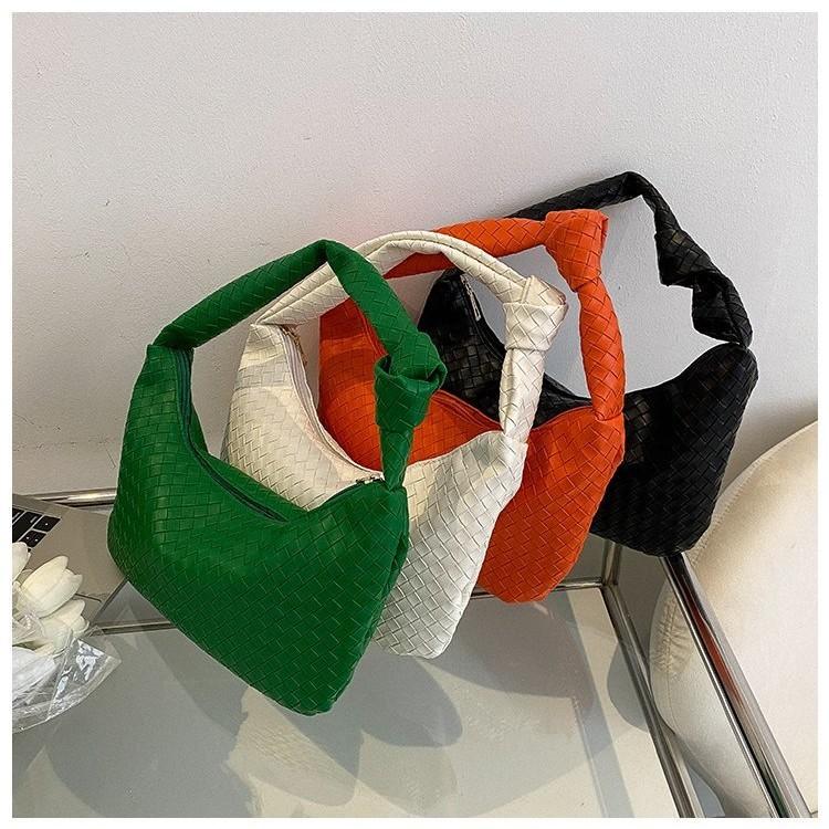 Trendy Small Pu Handbag For Women With Chic Diamond Pattern And Soft Design