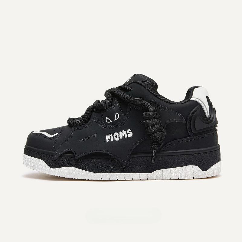 Women's Shoes with High and Low Top Sneakers Are Added To The Niche Bread Shoes