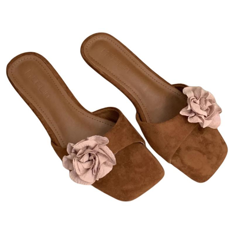 Ny stil av kilklackar Lågklackade skor Sandaler och Flip-flops