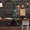 1Pc Funny Alien Statue Sculpture Garden Landscaping Yard Art Ornament Resin Red Wine Drinking Alien Sculpture Desktop Decoration