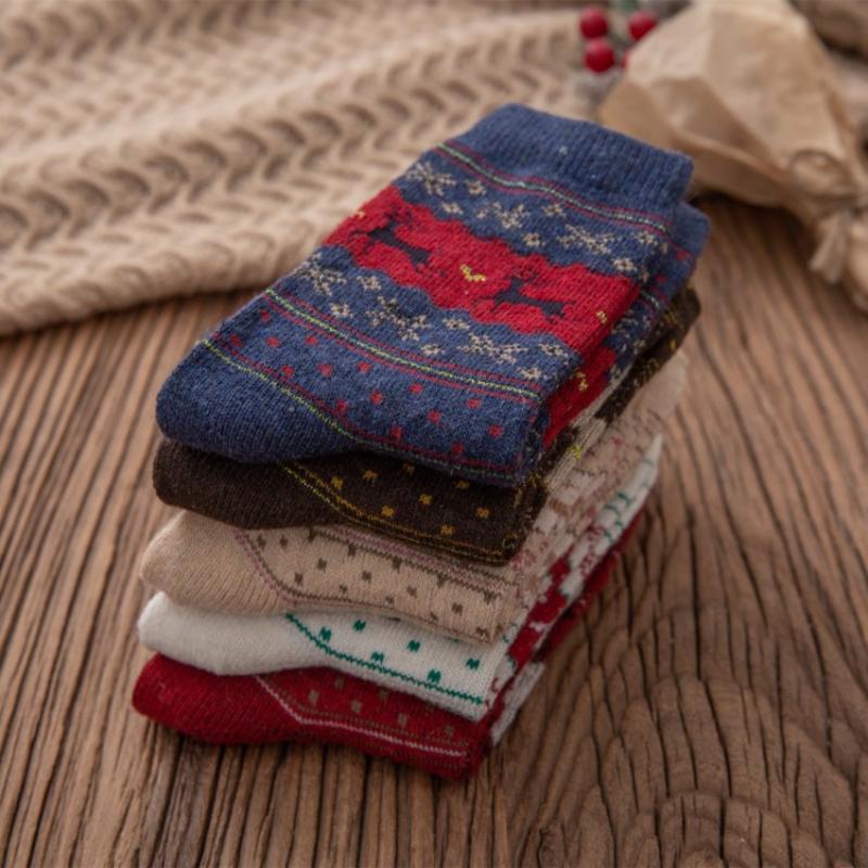 1 Pairs Deer Patterned Women Printed Thick Socks Suitable For Warm Soft Comfortable Christmas Stockings Autumn Winter Socks