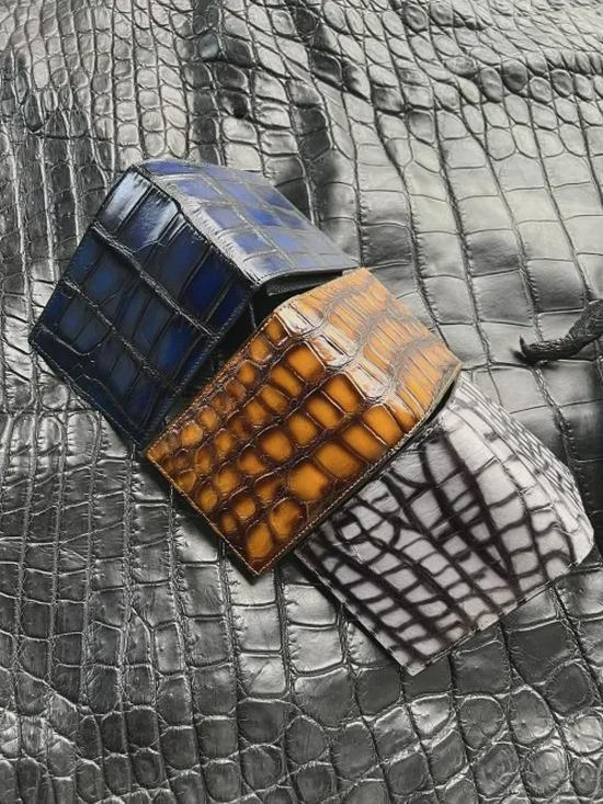 Men's Horizontal Crocodile Leather Wallet - Siamese Belly Pattern