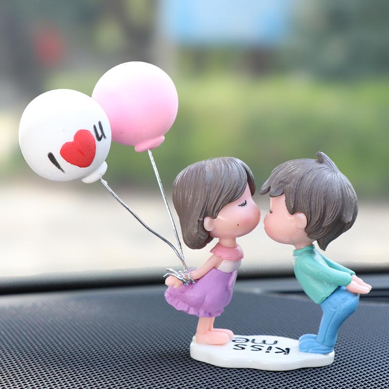 Cute Kissing Couple Dolls: Electric Car Interior Ornaments