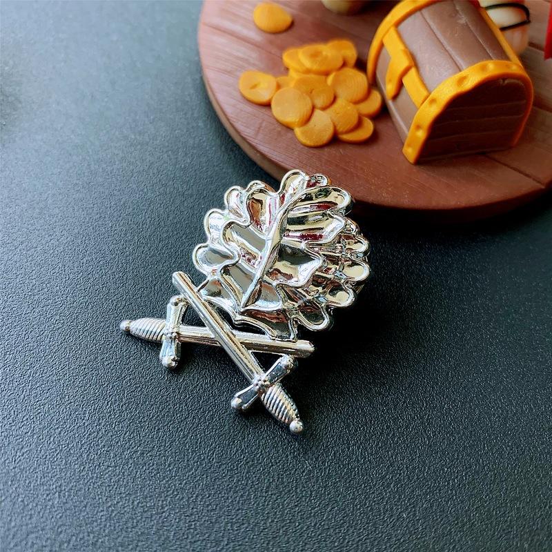 

Рождественский подарок, Наполнители для чулка Значок Двойной Меч Дубовый Лист, Рыцарский Железный Крест, Аксессуары, Металлическая Брошь, Памятная Медаль Эдельвейс