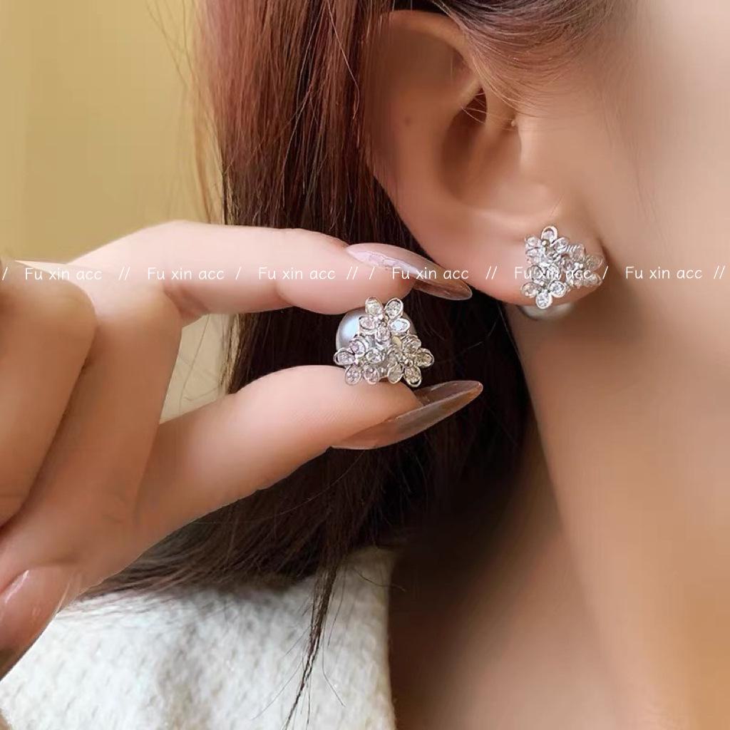 2024 Trendy Luxury Pearl Earrings: Niche Design & Unique Style