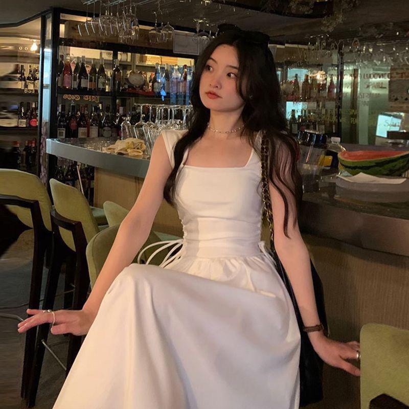 Elegant French White Sleeveless Summer Dress with Slimming Square Neck and Cinched Waist