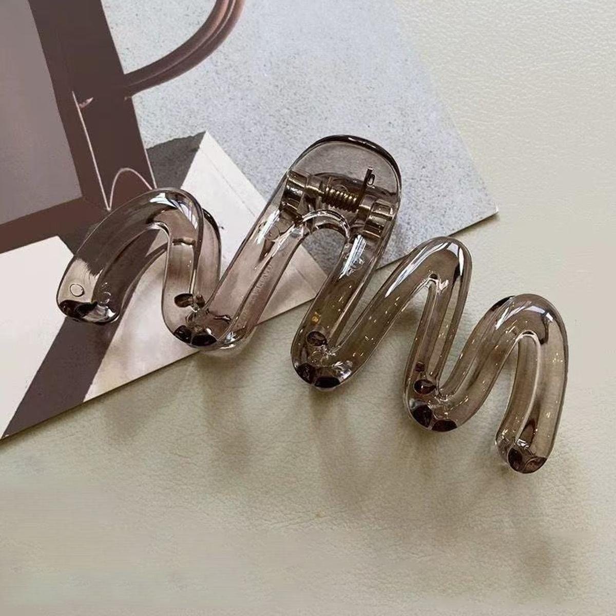 

1pc/2pcs Women s Y2K Wavy High Glossy Amber Brown 11cm/4.33in Large Lightweight Plastic Hair Clip, Elegant and Minimalistic