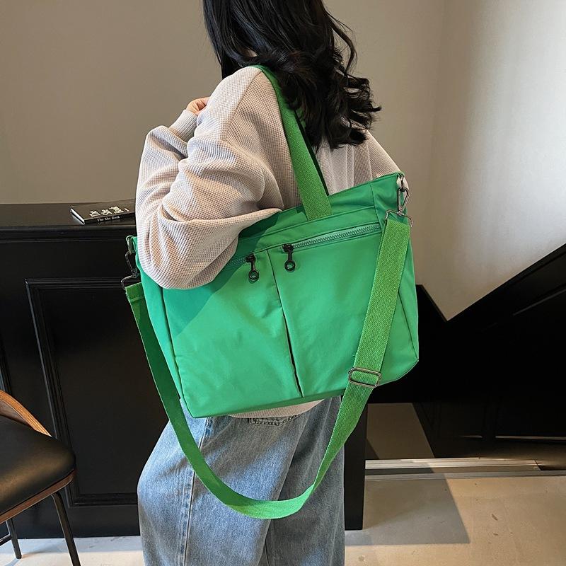 New Lightweight Portable Women's Daily Commuting Large-capacity Solid Color Shoulder Messenger Bag