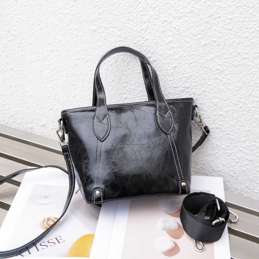 

New Fashionable And Beautiful Shoulder Bag Casual Commuting Wing Trend
